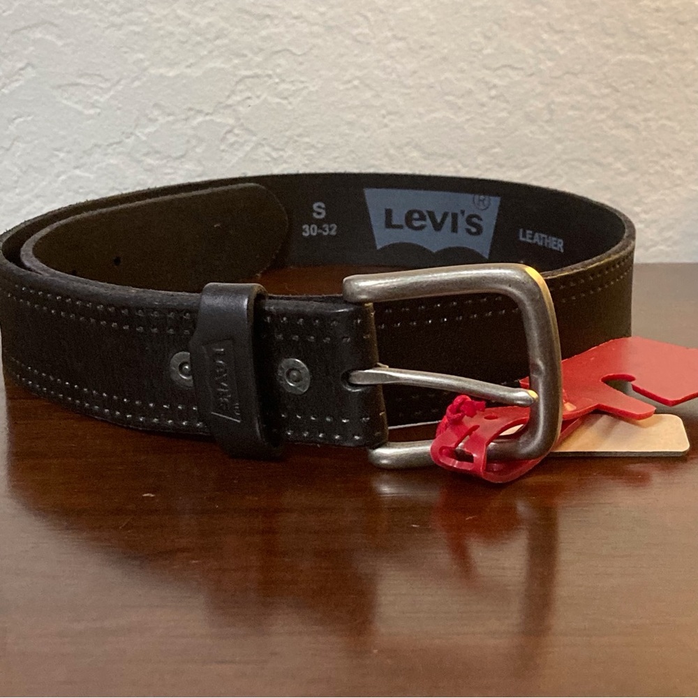 Levi's Black Leather Belt with Silver Buckle S